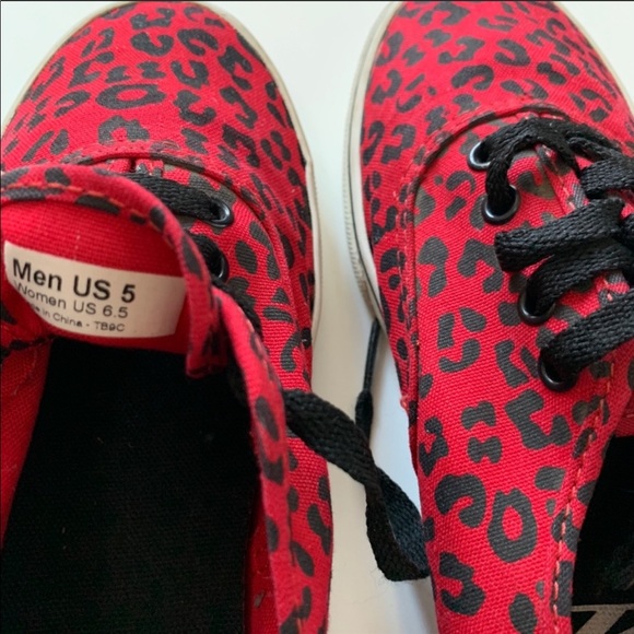 Red and Black Print Vans (6.5) - Picture 7 of 8